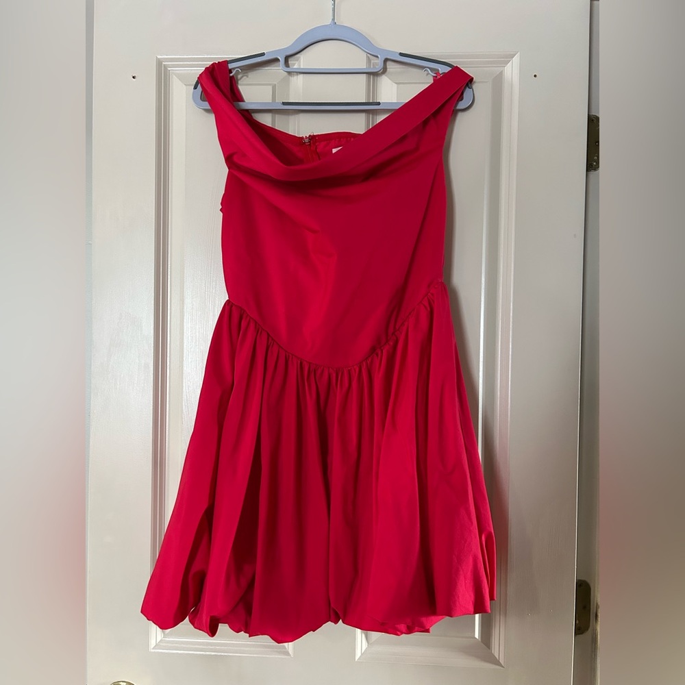 Elegant Red Mini Dress - Picture 3 of 3